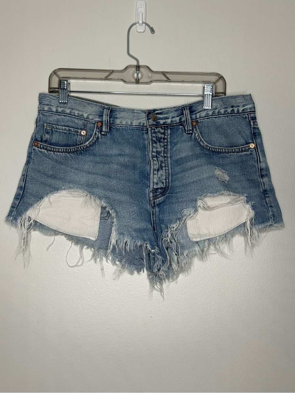 We The Free Distressed Fray Hem Jean Shorts - Light Blue